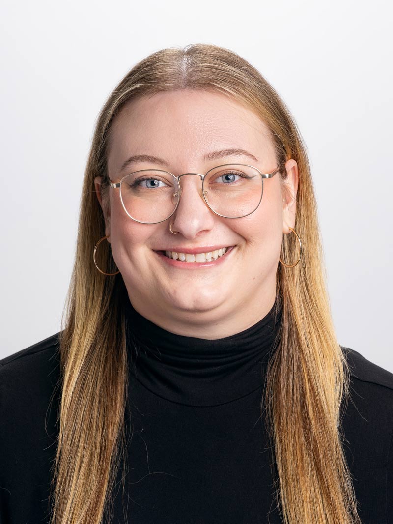 Sydney Graf Headshot